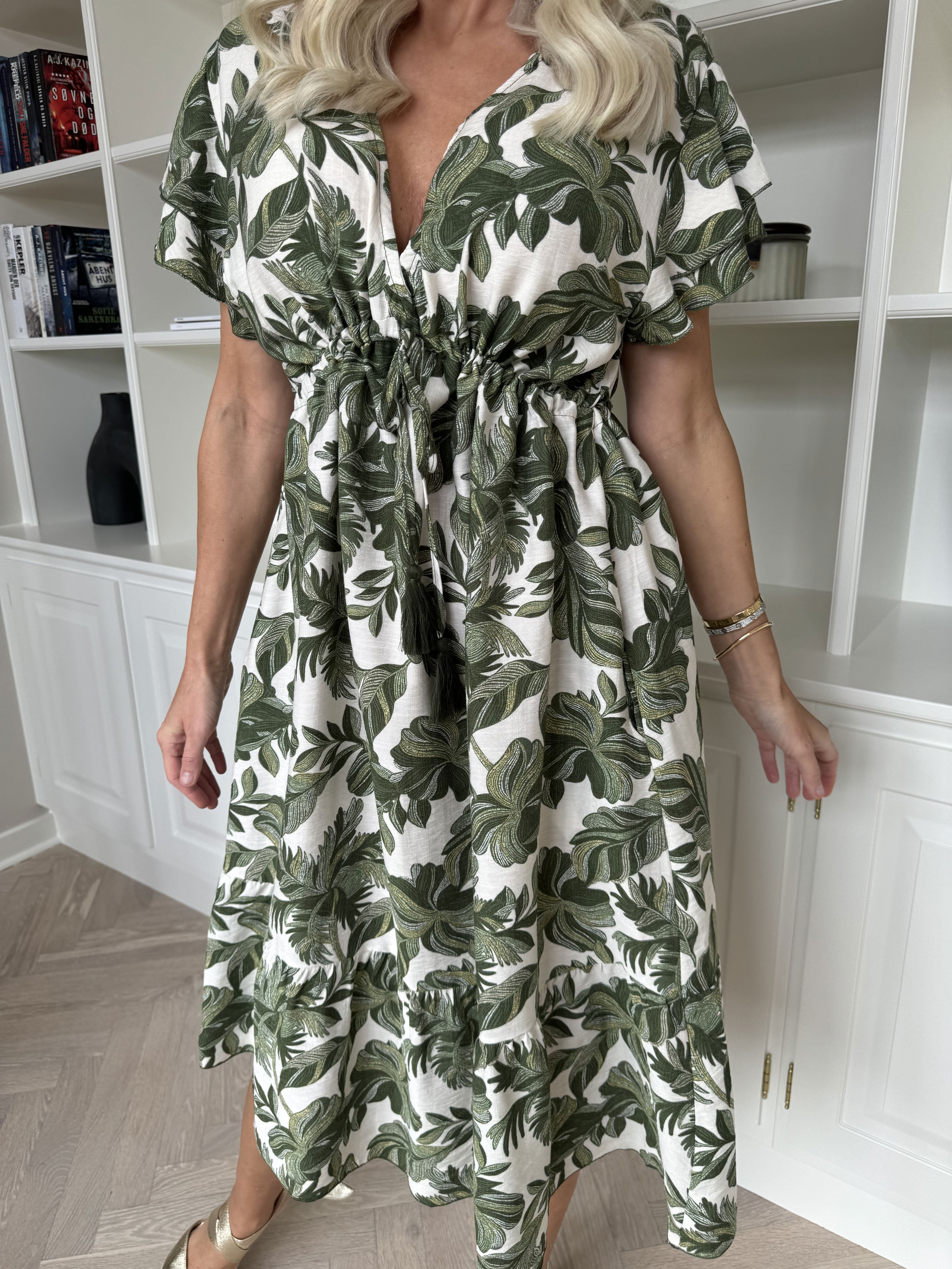 Nala - Tunikakjole i viskose med bindebånd under brystet